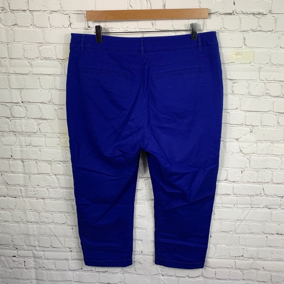 Chico's So Slimming Cropped Pants Size 2 - Picture 2 of 8